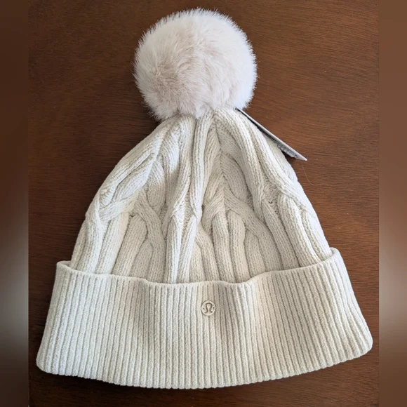 NWT Lululemon Cable Knit Pom Beanie Oatmeal Ivory Off White Cream - Picture 6 of 8